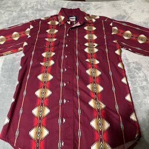 Wrangler Men's Maroon Geometric Button Down Shirt